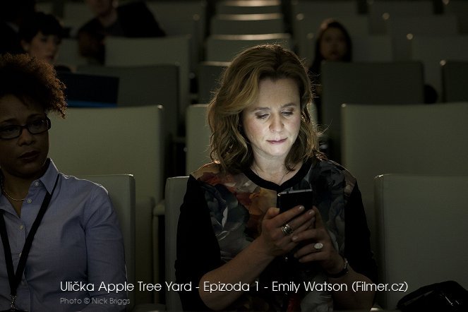 Ulička Apple Tree Yard - Epizoda 1 - Emily Watson