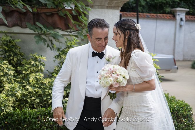 Otec nevěsty - Andy Garcia  Adria Arjona