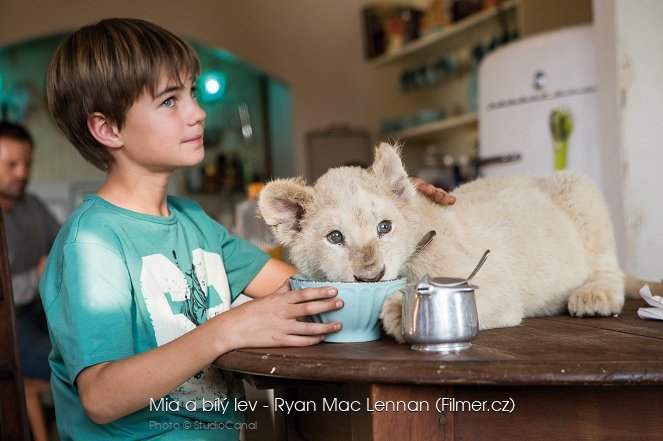 Mia a bílý lev - Ryan Mac Lennan