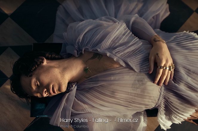 Harry Styles Falling -  - Filmer.cz